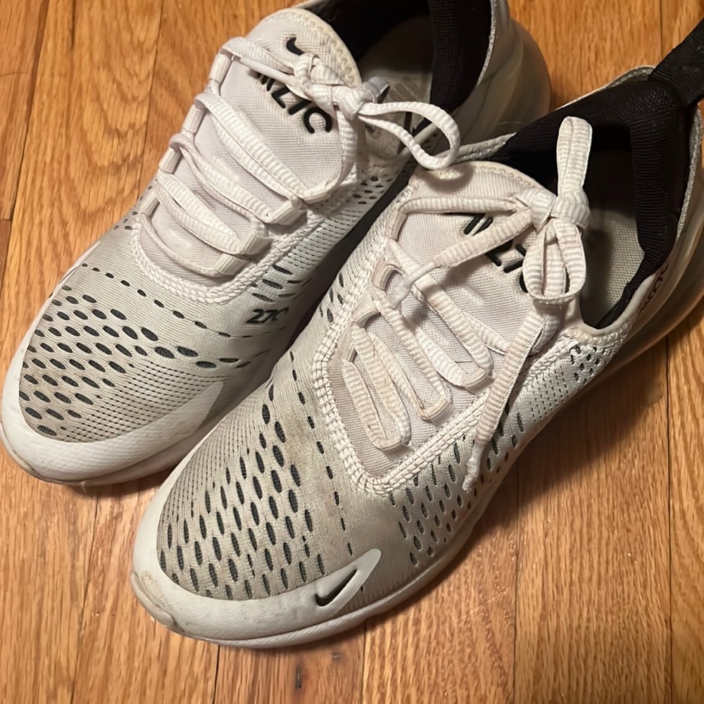 White NIKE 270’s